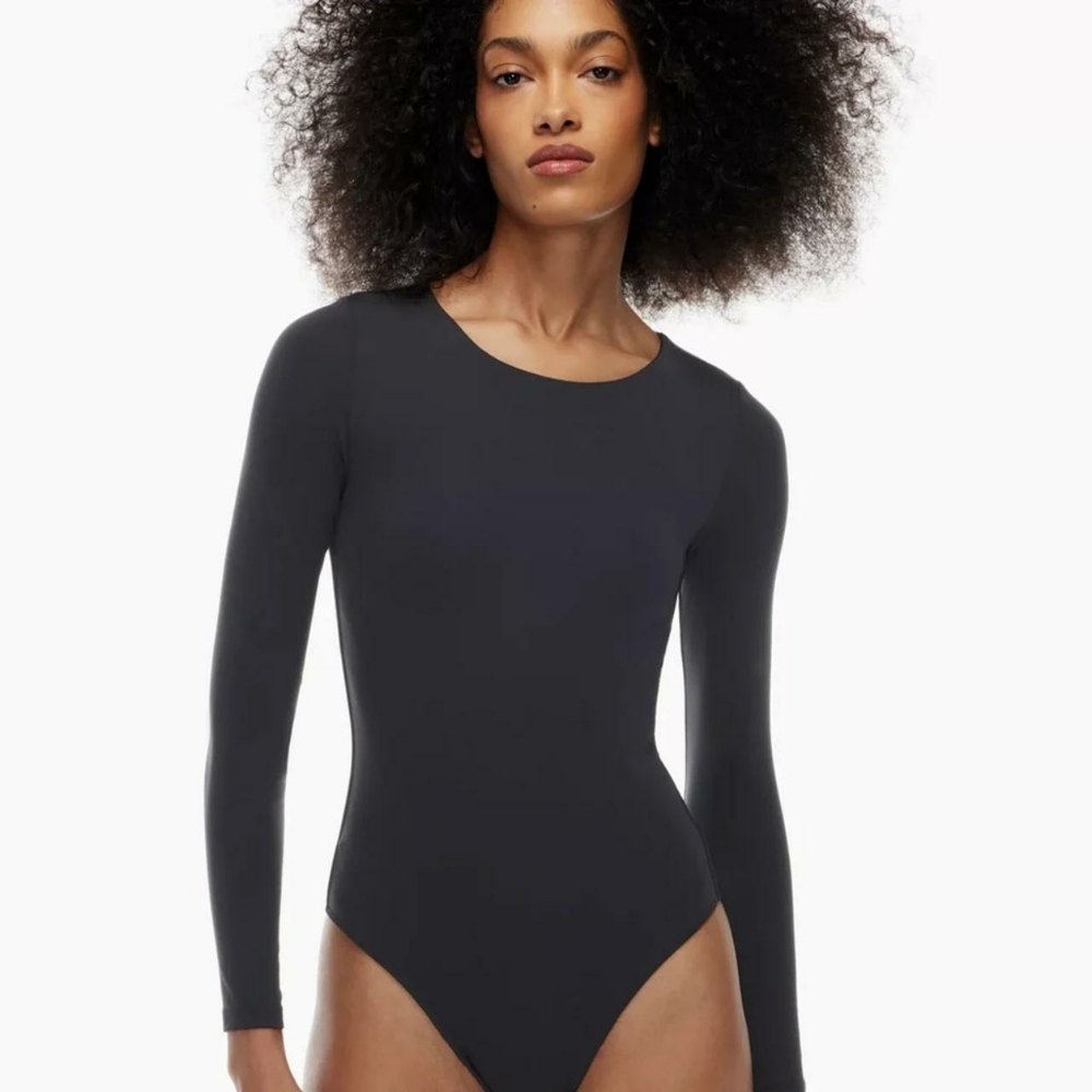 Aritizia 3 sets of bodysuits